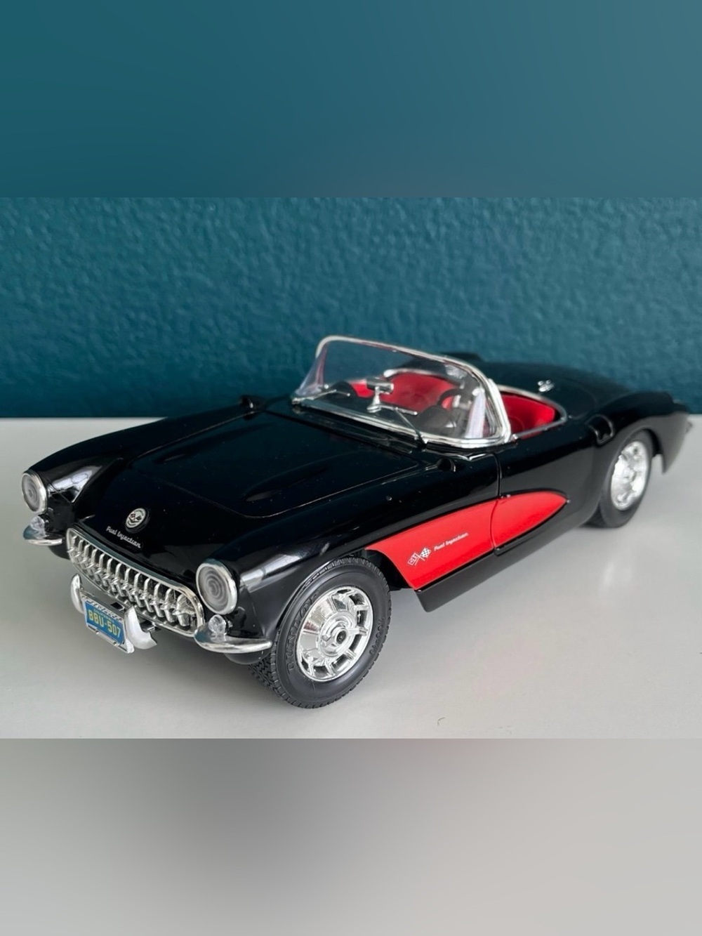 1957 Chevy Corvette Convertible Black Welly 29393 1/24 Scale Diecast Car